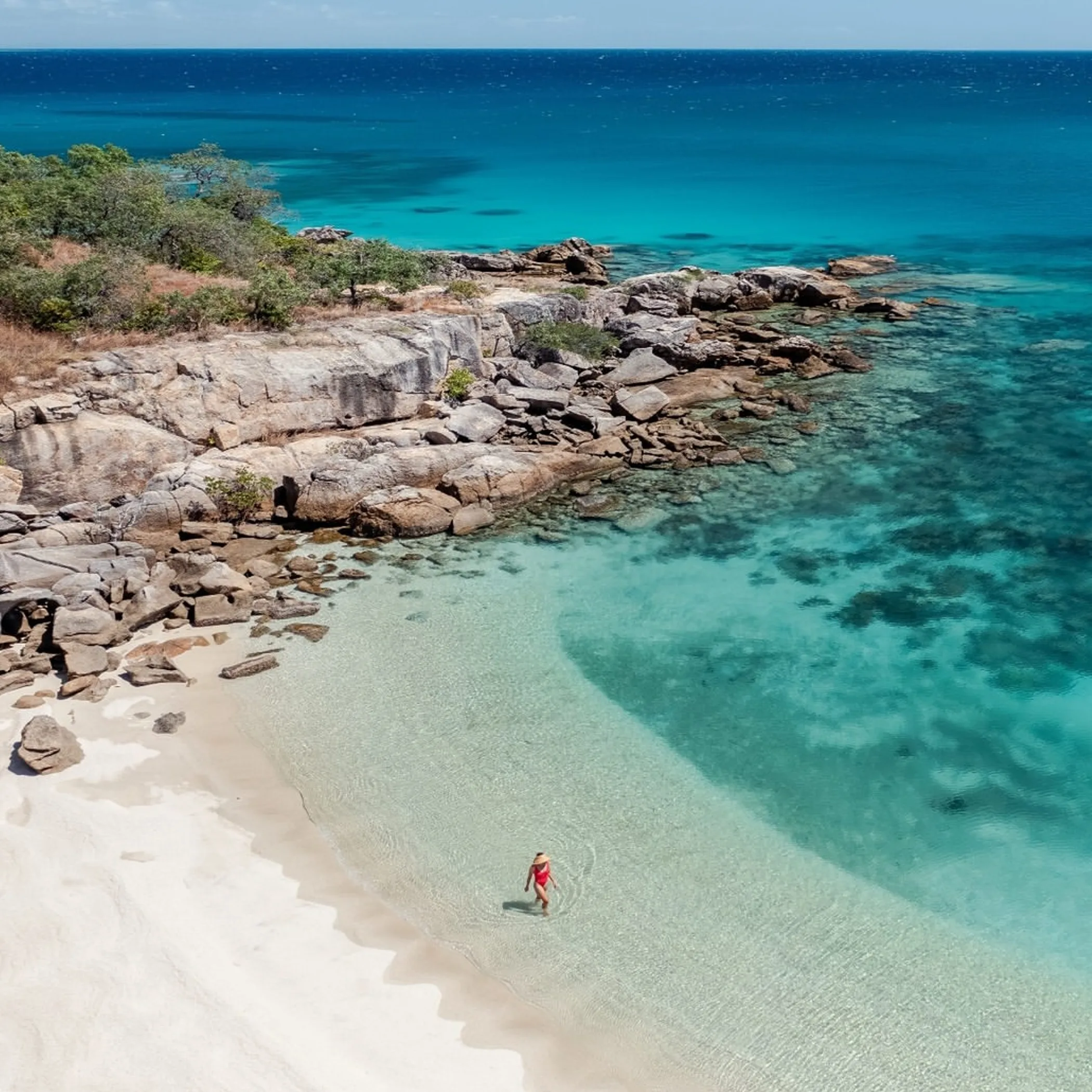 great barrier reef beach and turquoise waters