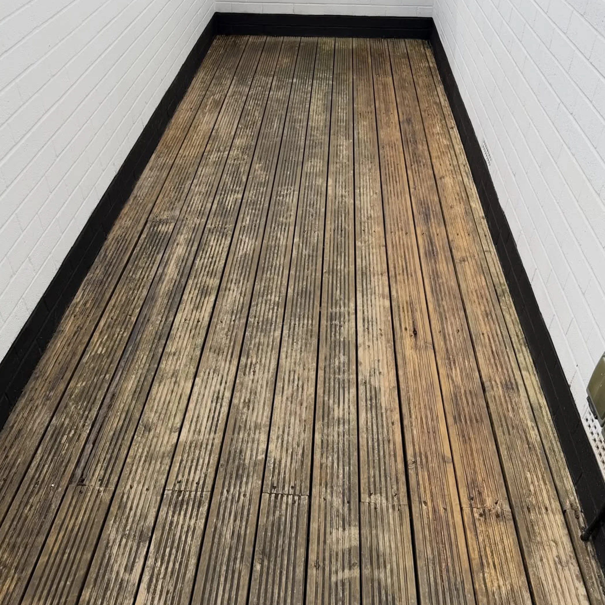 deck needing cleaning and restoration